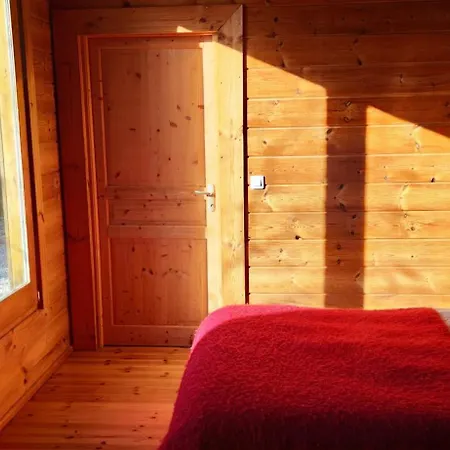 Les Cigales Magnifique Maison En Bois Avec Piscine 别墅